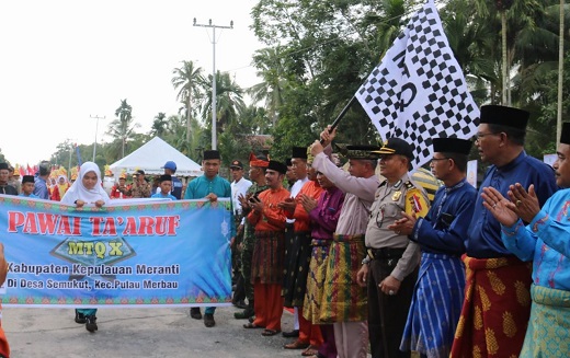 Said Hasyim Lepas Pawai Ta'aruf dan Resmi Bazar MTQ X Kabupaten Kepulauan Meranti